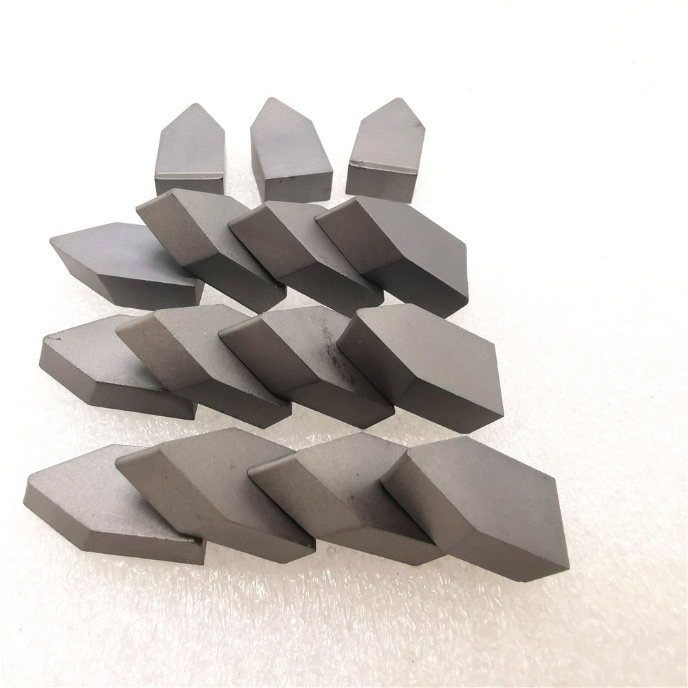 Customized Size Tungsten Carbide Brazed Tips with Hardness 93.0 HRA and TRS 2700 Mpa for Precise Cutting