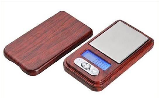 Pocket scale with blue backlight and wood grain finish