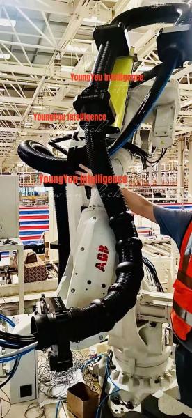 Cnc Robot Arm Abb IRB 6700 Robot In Automobile Weld Grinding
