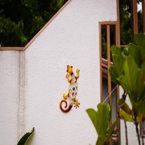 Animal Metal Hanging Garden Ornaments Yard Art Turtle / Gecko / Bird