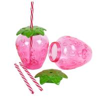 China 500ml Plastic Pineapple Strawberry Shaped Cup with Straw Cute Milk Tea Cup Portable Juice Bottle With Lid on sale