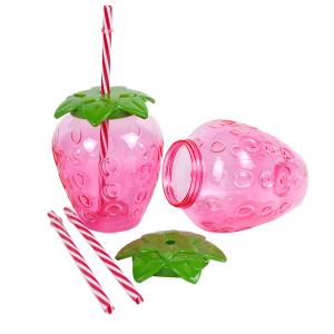 China 500ml Plastic Pineapple Strawberry Shaped Cup with Straw Cute Milk Tea Cup Portable Juice Bottle With Lid supplier