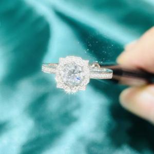 1ct Artificial Diamond Jewellery Lab Grown Engagement Rings VS2-VVS1