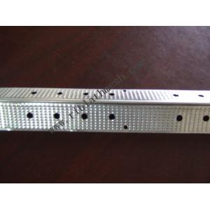 China 3cm Wing Galvanized Perforated Metal Corner Bead 0.30mm Thickness supplier