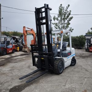 China High Quality Used TCM 3T FD 30 Forklift Original From Japan with Original Engine Motor and Gearbox for Sale wholesale