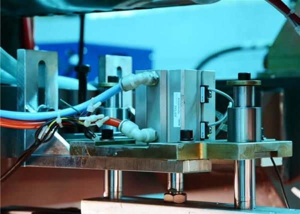 50ML-4L Plastic Bottle Blow Molding Machine MP70D-2 Double Station With 2 Die Head
