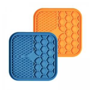 China Dishwasher Safe Silicone Dog Licking Pad With Suction Cups supplier