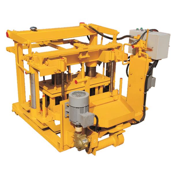 Egg Layer Cement Brick Making Machine With 2000 - 23000 Bricks Per Shift Capacity