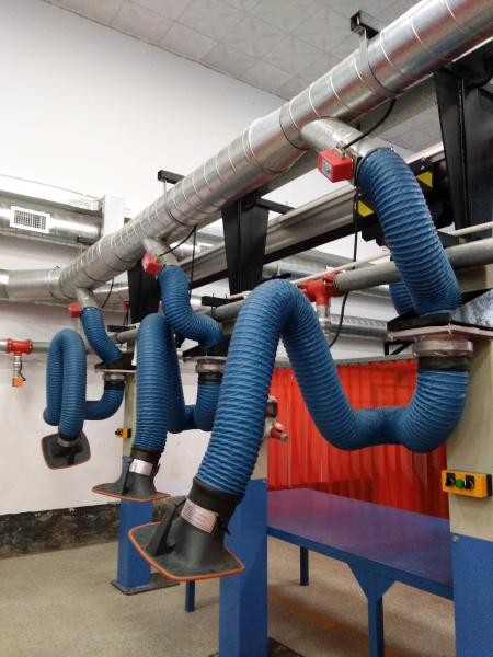 Flexible arms for welding fume extraction system, self supporting dust
