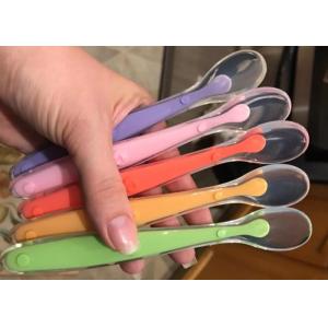 China Customize Food Grade Colorful Self Feeding Training Spoon For First Stage Baby supplier