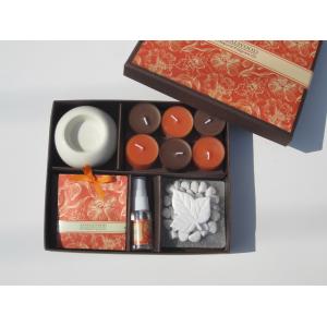 Naranja y Brown sospechados y vela y candelero clasificados del tealight llenos en la caja de regalo