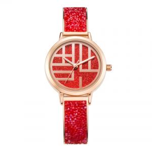 China IP Rose Gold Womens Fashion Watch Alloy Ladies Classic Quartz Watch supplier