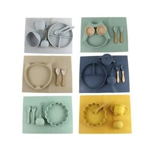 Food Grade Silicone Tableware Set , Silicone Suction Divided Plate Waterproof