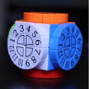 China Time Machine Magic Cube Educational Toys OEM Magical Puzzle  85g supplier