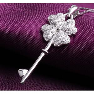 China Clover sterling silver pendant necklace, sterling silver jewelry for her supplier