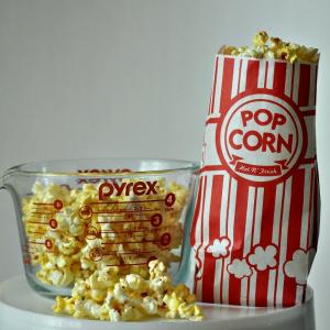 Carnival King Paper Popcorn Bags Customized Paper Bags 1 Ounce Pack Of Red And White