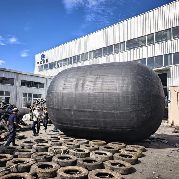White Pneumatic Rubber Fender with CCS BV Certification for Marine Operations