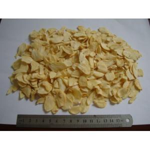 China Dried Garlic Pods Chips , Dehydrated Garlic Flakes Wtih Root Eco Friendly supplier