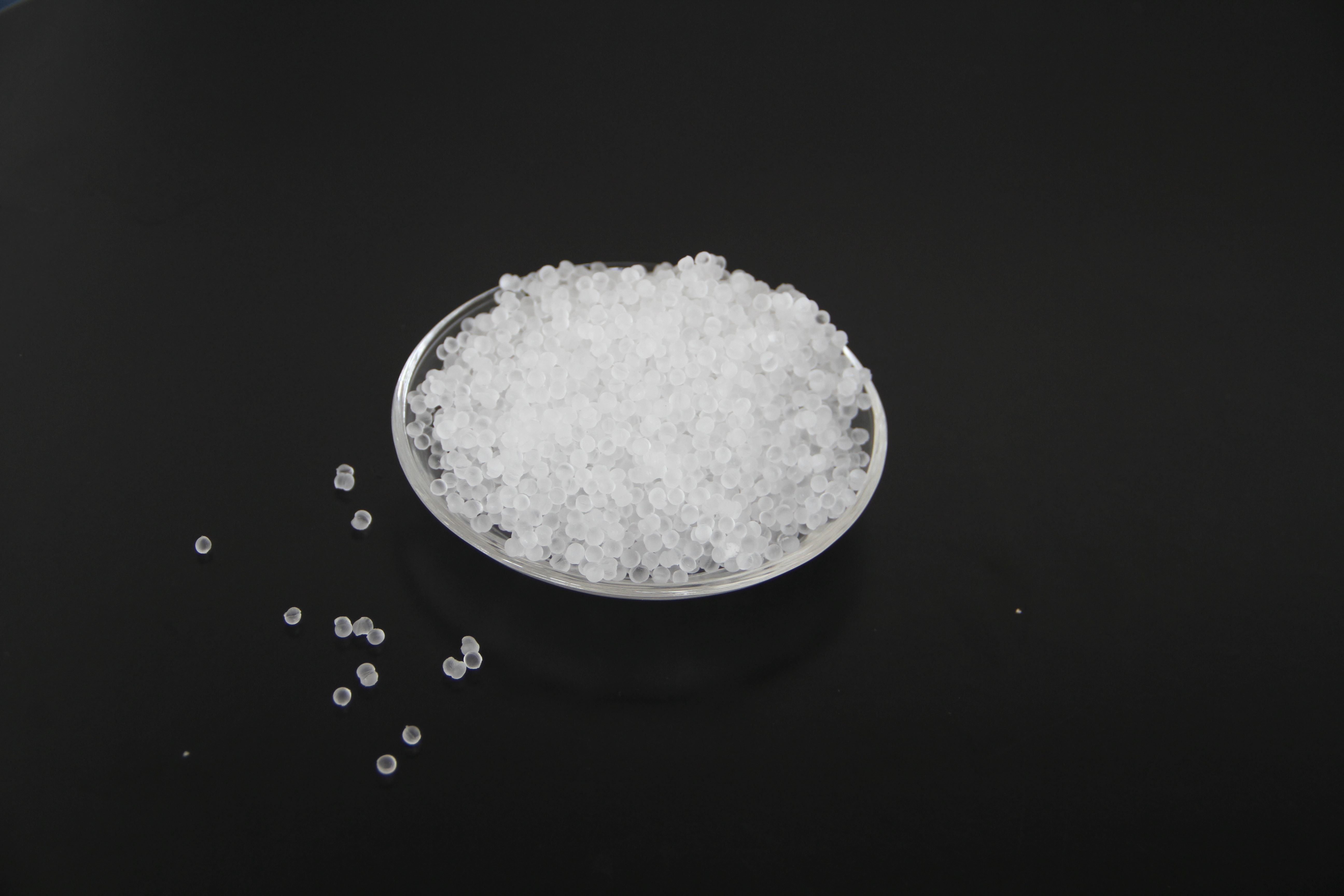 China Granules de polymère TPE à base d'huile minérale pour une grande souplesse dans les applications d'injection et d'extrusion supplier